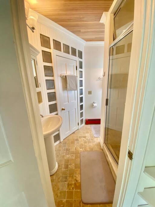The Farmhouse Suite At Barn & Bike Red Hook Bagian luar foto