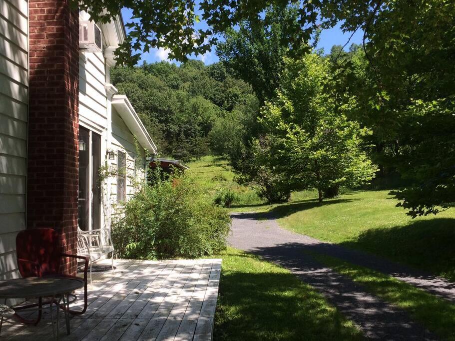 The Farmhouse Suite At Barn & Bike Red Hook Bagian luar foto