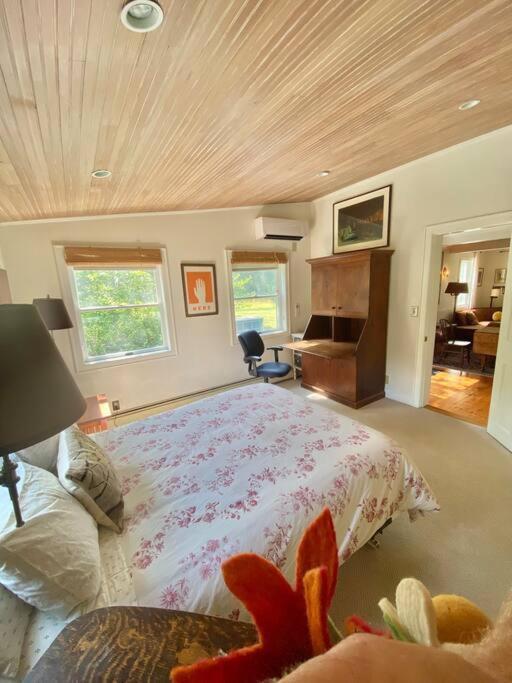 The Farmhouse Suite At Barn & Bike Red Hook Bagian luar foto
